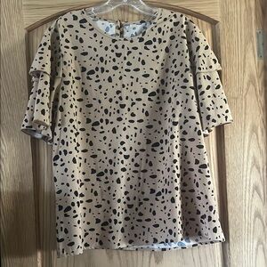 SHEIN Cream and Black Ruffled Boxy Blouse